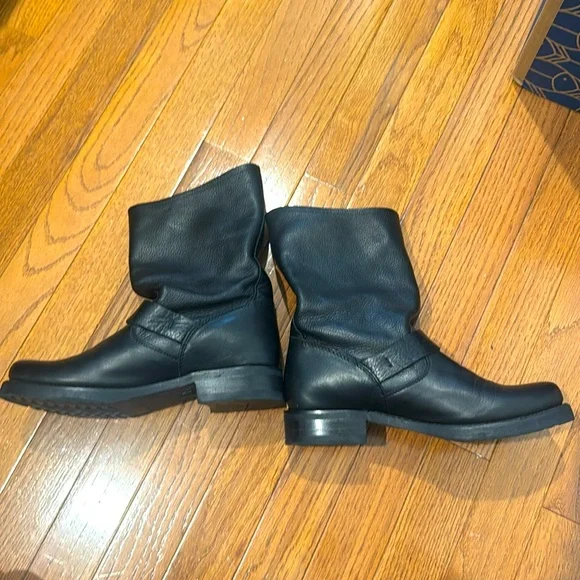 Never worn outside Frye Veronica short boots - Picture 2 of 5